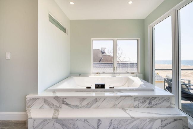 Jacuzzi Tub | Image 24