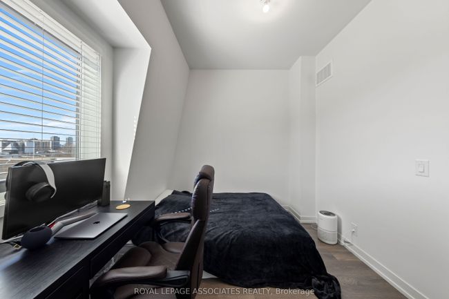 84 Tisdale Ave, House attached with 5 bedrooms, 4 bathrooms and 1 parking in Toronto ON | Image 35