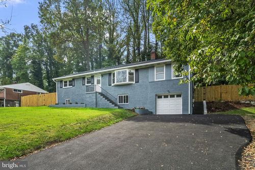 5822 Brookview Dr, Alexandria, VA, 22310-1817 | Card Image