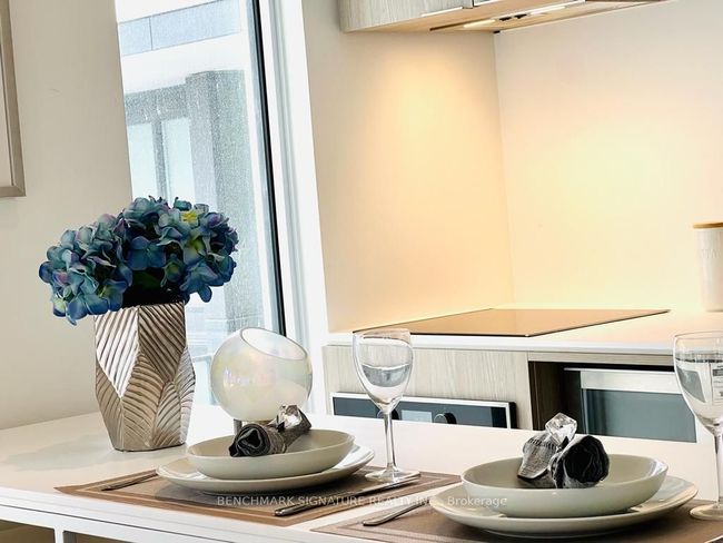 802 - 77 Shuter St, Condo with 2 bedrooms, 2 bathrooms and 1 parking in Toronto ON | Image 14