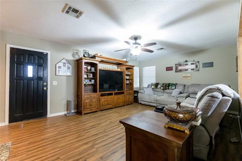 132 Merritt Drive, Elk City, OK, 73644 | Card Image