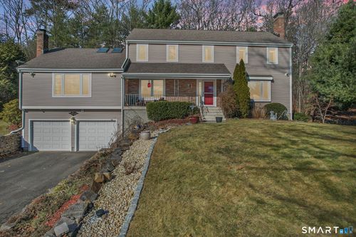 32 Canterbury Ln, Unionville, CT, 06085-1180 | Card Image
