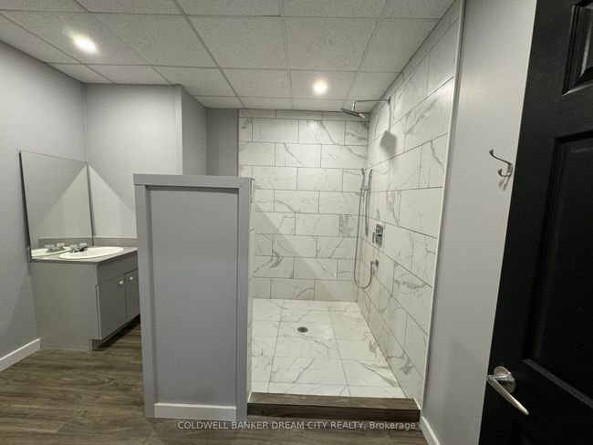 93 Main St, House other with 5 bedrooms, 5 bathrooms and 6 parking in Highgate ON | Image 13