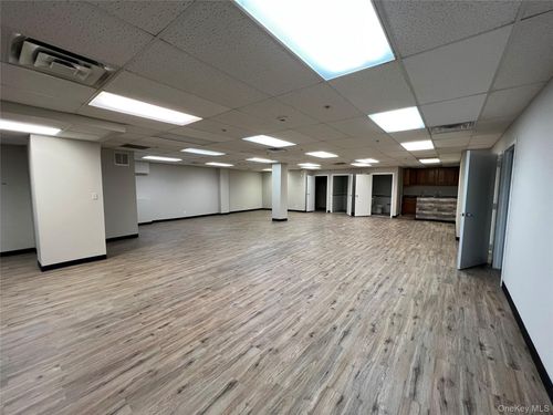 21 Broadway, Tarrytown, NY, 10591-3241 | Card Image