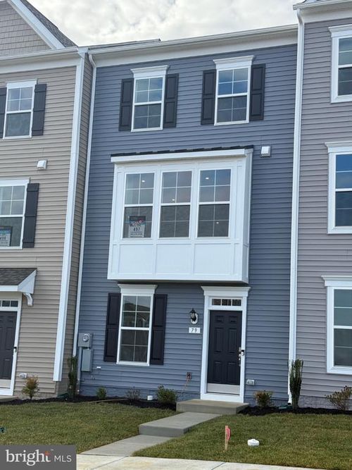 79 Abigail St, CHARLES TOWN, WV, 25414-2500 | Card Image