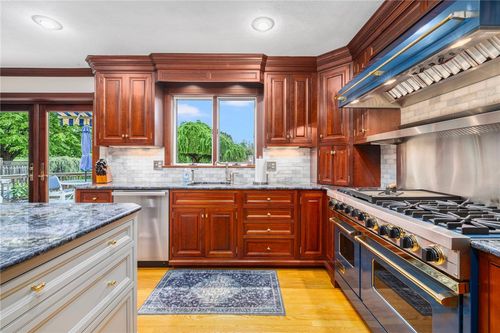 831 N Quidnessett Rd, North Kingstown, RI, 02852-1058 | Card Image