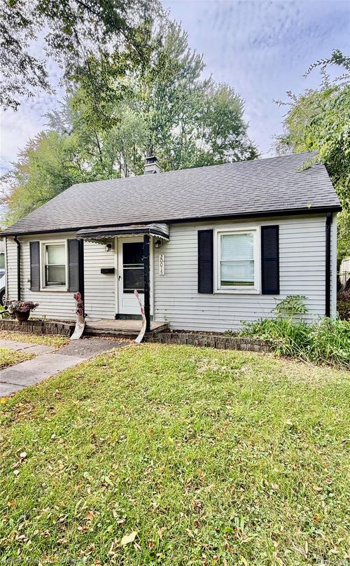 20015 Five Points St, Redford, MI, 48240-1014 | Card Image