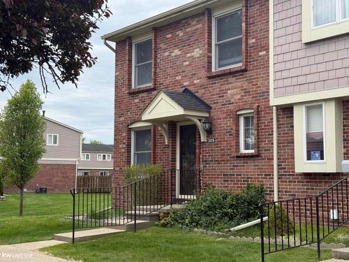 20016 N Great Oaks Circle Circle, Clinton Charter Township, MI, 48038 | Card Image