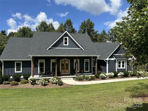 404 Summer Orchard Dr, Hendersonville, NC, 28792-0709 | Card Image