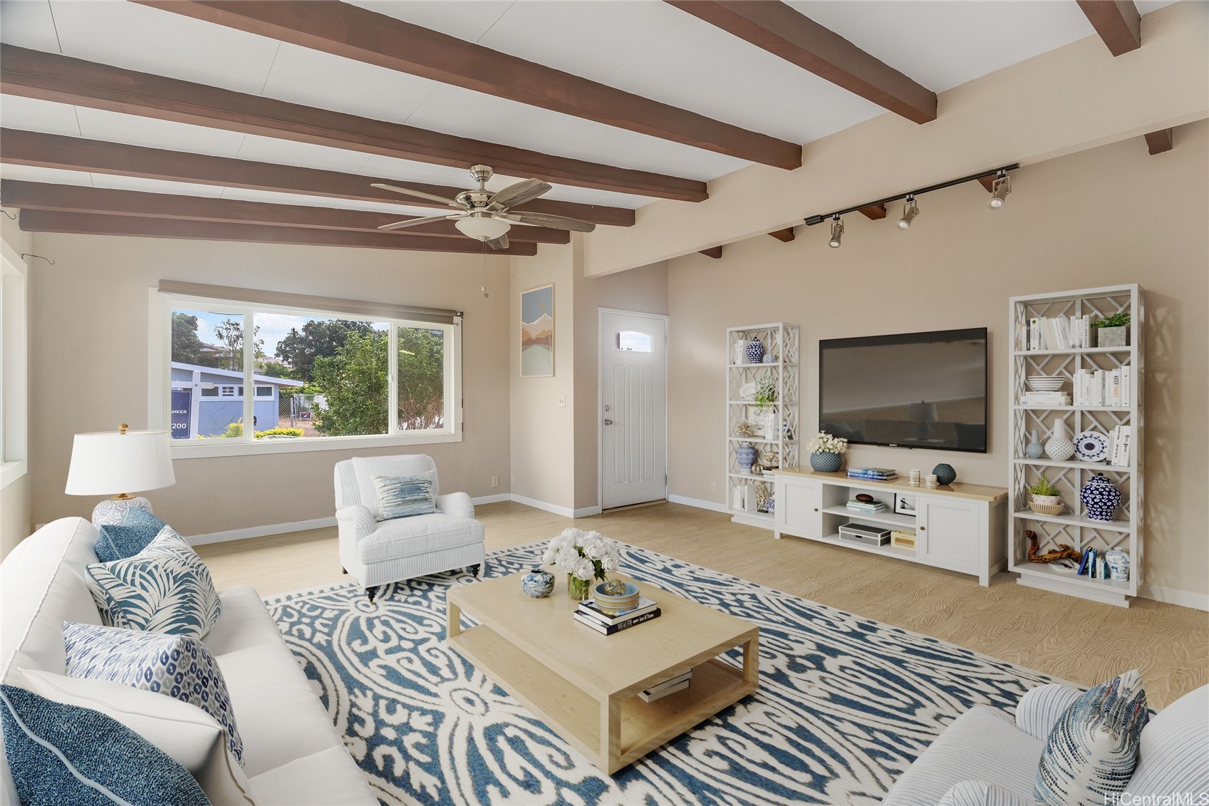 Maaloa St, Waianae, HI 96792