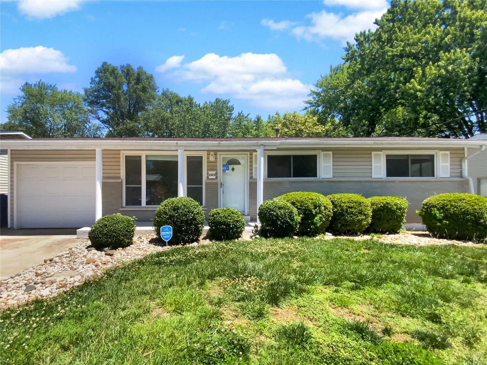 Keeven Ln, Florissant, MO 63031