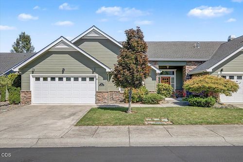 89 Skyhawk Drive, Eagle Point, OR, 97524 | Card Image