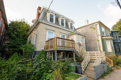 2542 Gottingen St, Halifax, NS, B3K3C4 | Card Image