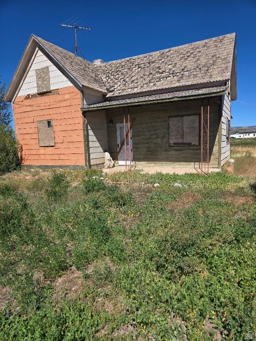 221 State Route 24, Loa, UT, 84747 | Card Image