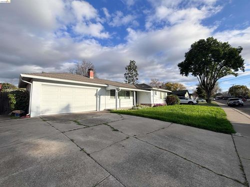 3242 Ida Dr, Concord, CA, 94519-2137 | Card Image