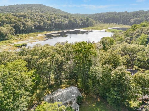 36 Colabaugh Pond Rd, Croton-On-Hudson, NY, 10520-3313 | Card Image