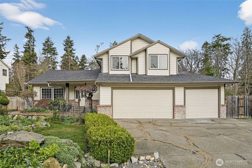 844 Holbeck Drive, Camano Island, WA, 98282 | Card Image