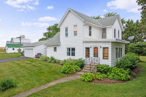 11203 Hinckley Rd, Hinckley, IL, 60520-6057 | Card Image