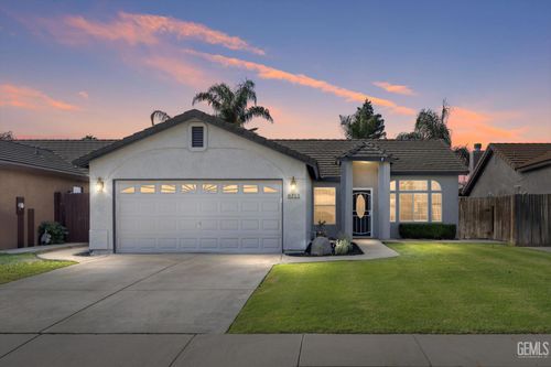 8711 Hoodsport Ave, Bakersfield, CA, 93312-5590 | Card Image