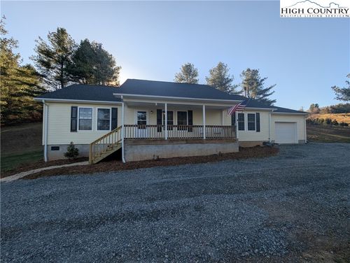 47 Peacock Ln, Sparta, NC, 28675-9015 | Card Image