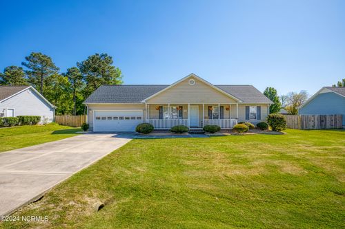 202 Molly Ct, Sneads Ferry, NC, 28460-6818 | Card Image