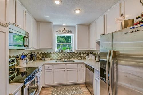 b8-6600 Valleyside Road, Austin, TX, 78731 | Card Image