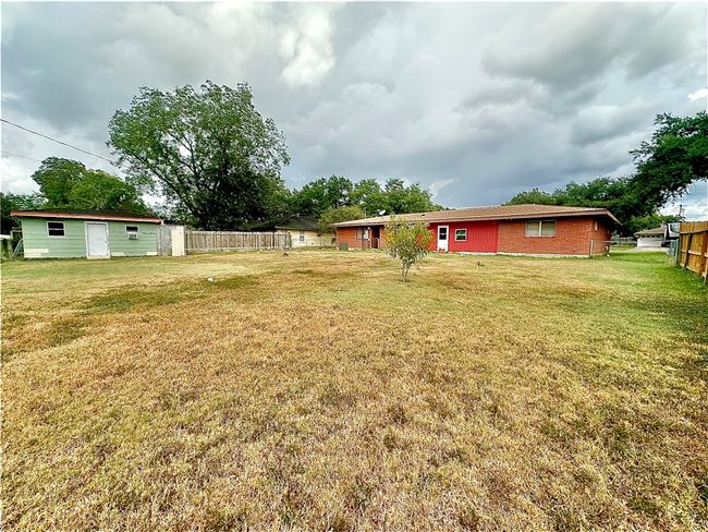 1316 Northwood St, House other with 2 bedrooms, 1 bathrooms and 4 parking in Alice TX | Image 22