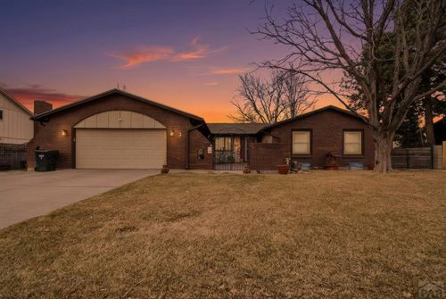 3 Queensbridge Dr, Pueblo, CO, 81001-1416 | Card Image