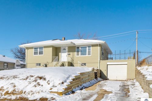 3926 Vernon Ave, Omaha, NE, 68111-1160 | Card Image