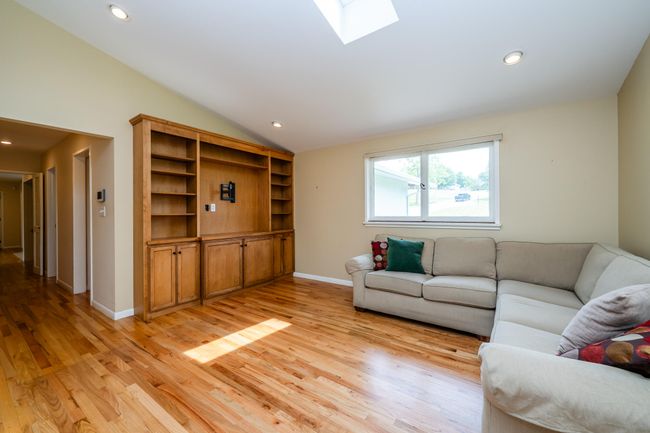 2310 Riverbend Dr, House other with 3 bedrooms, 4 bathrooms and null parking in Benton Harbor MI | Image 16