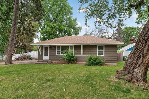 525 79th Ave Ne, Spring Lake Park, MN, 55432-2734 | Card Image
