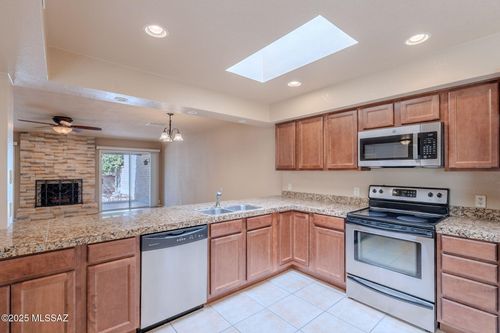 7885 N Sendero Uno, Tucson, AZ, 85704-2059 | Card Image