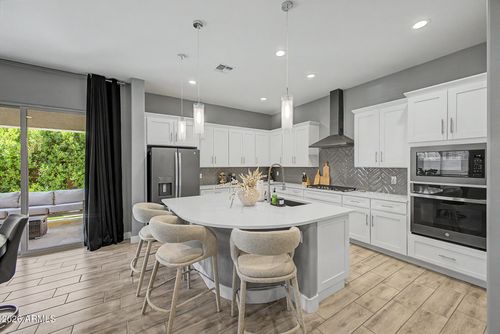 523 E Yellowstone Pl, Chandler, AZ, 85249-5706 | Card Image