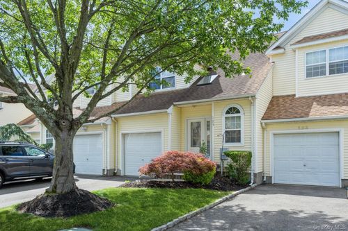 125 Cinnamon Ct, Melville, NY, 11747-8719 | Card Image