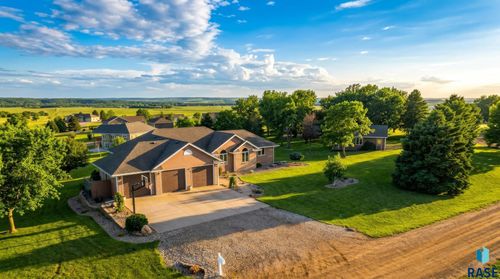 48297 Arrowhead Pl, Canton, SD, 57013-5868 | Card Image