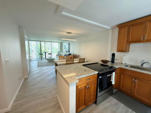 208-4242 Deste Ct, Lake Worth, FL, 33467-4304 | Card Image