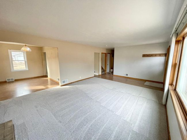 421 W Van Dusen St, House other with 5 bedrooms, 2 bathrooms and null parking in Springfield MN | Image 9