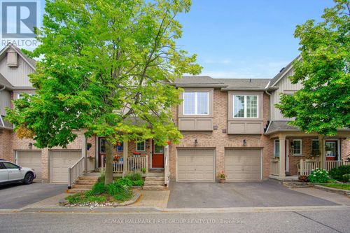 58-1100 Begley St, Pickering, ON, L1W4B4 | Card Image