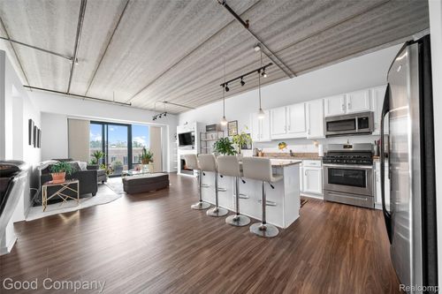 unit-422-101 Curry Ave, Royal Oak, MI, 48067-4232 | Card Image