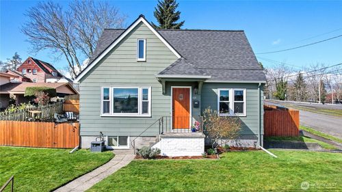 1121 Chester Ave, Bremerton, WA, 98337-1368 | Card Image