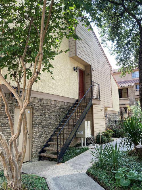 2d-7640 W Greenway Blvd, Dallas, TX, 75209-5037 | Card Image