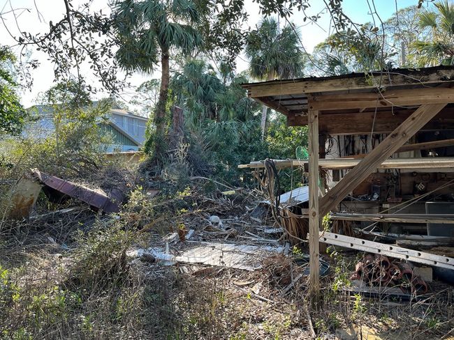 1226 Hawthorne Ave, House other with 3 bedrooms, 1 bathrooms and null parking in Cedar Key FL | Image 6