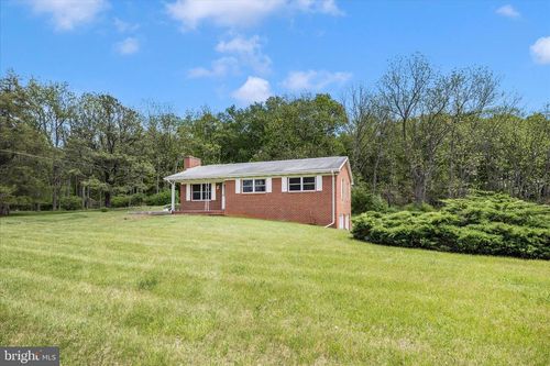 208 Stoney Lick Rd, Martinsburg, WV, 25403-1873 | Card Image