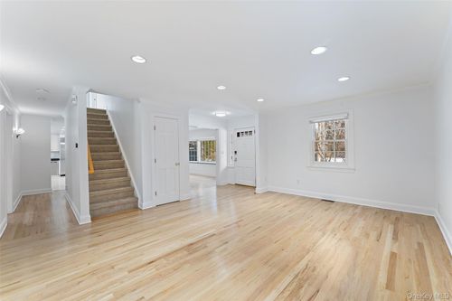 14 Wakefield Rd, Scarsdale, NY, 10583-7153 | Card Image