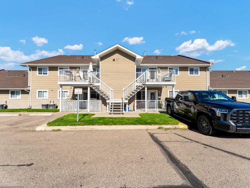 79 Northlands Lane Ne, Medicine Hat, AB, T1C0A8 | Card Image
