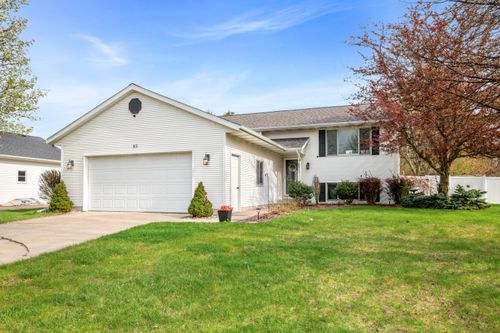 83 Windflower St Ne, Comstock Park, MI, 49321-8235 | Card Image