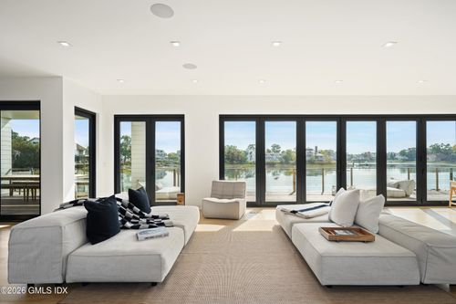 4 Little Cove Ln, Old Greenwich, CT, 06870-2124 | Card Image