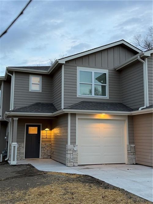 606 North Street, Lawrence, KS, 66044 | Card Image