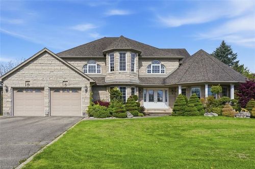 15 Royal York Crt, Saint George, ON, N0E1N0 | Card Image