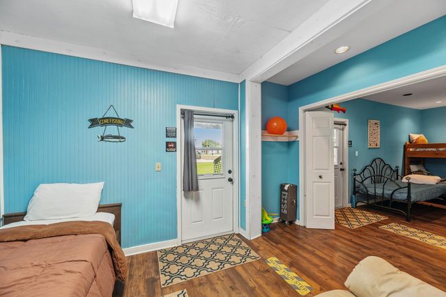 Downstairs bunkroom | Image 9